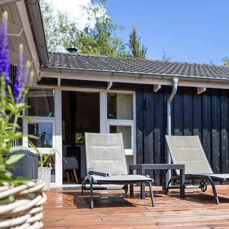 6 Person In * Hals